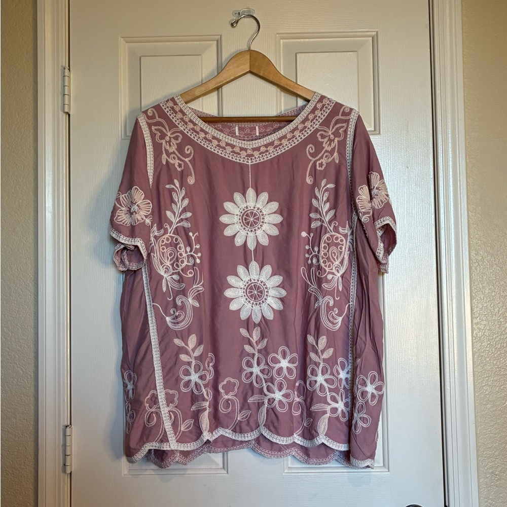 Embroidered Short-Sleeve Blouse in Mauve